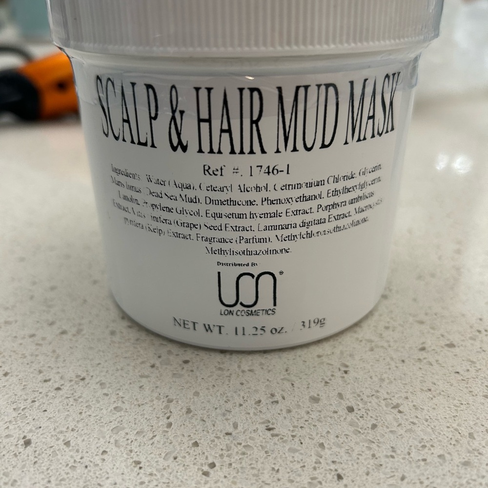White Scalp & Hair Mud Mask